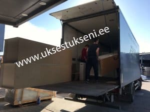 Kontorite ja büroode kolimisteenus, kolimisteenus tallinnas, kolimine, mööblivedu, uksest ukseni, www.uksestukseni.ee